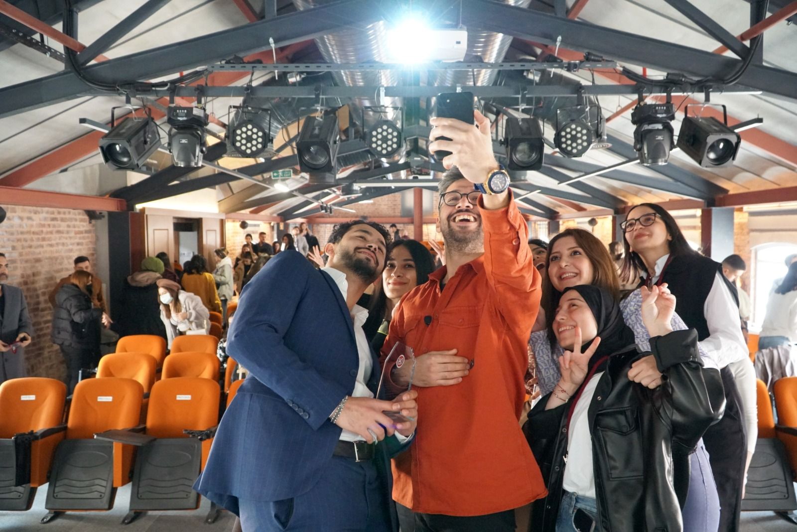 Etkinlik sonrası hatıra karesi